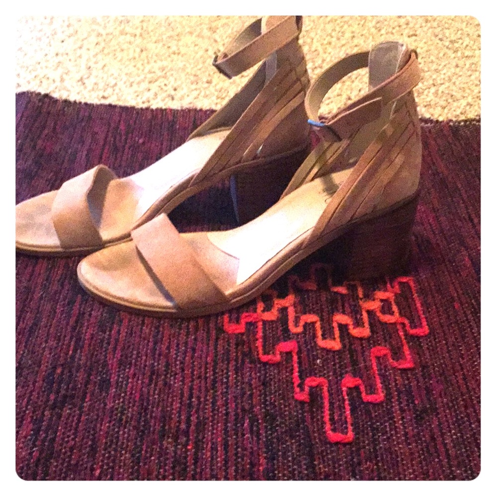 Gorgeous summer ankle strap nude suede low heels